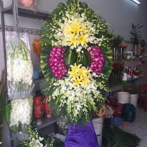 Kệ hoa chia buồn C34