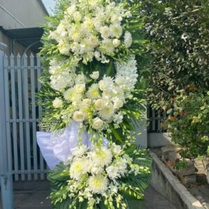 Kệ hoa chia buồn C63