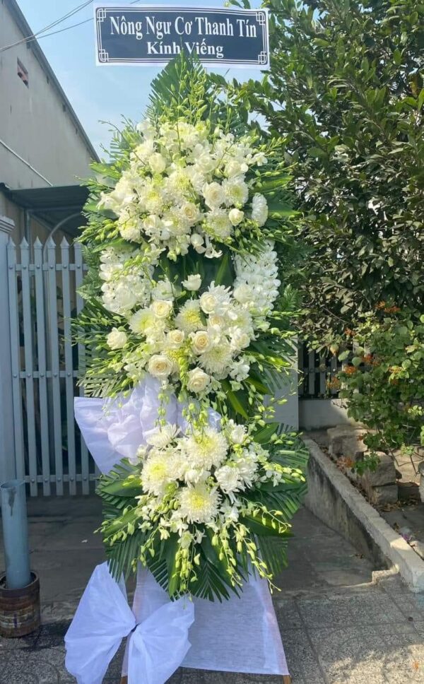 Kệ hoa chia buồn C63