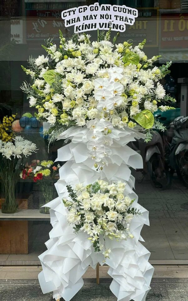 Kệ hoa chia buồn C77