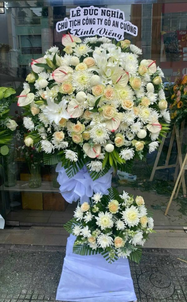 Kệ hoa chia buồn C80