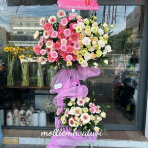 Kệ hoa chúc mừng K68