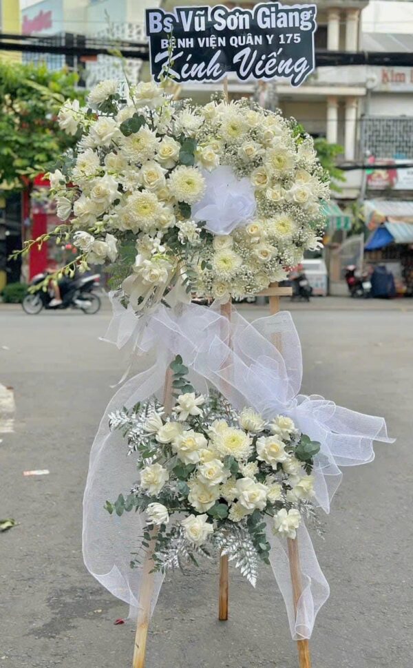 Kệ hoa chia buồn C129