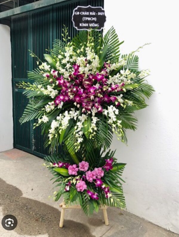 Kệ hoa chia buồn C83