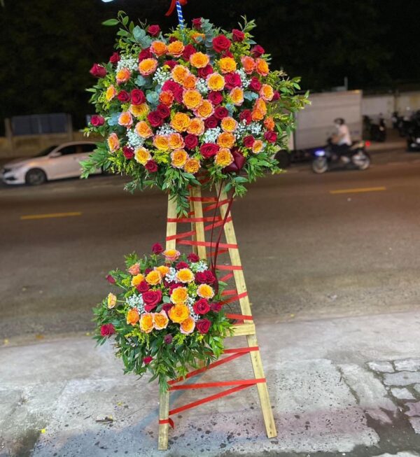 Kệ Hoa Chúc Mừng K77