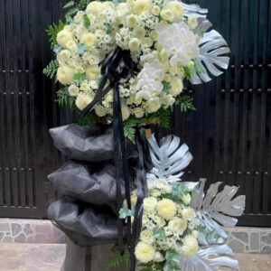 Kệ hoa chia buồn C177