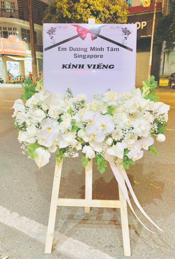 Kệ hoa chia buồn C207