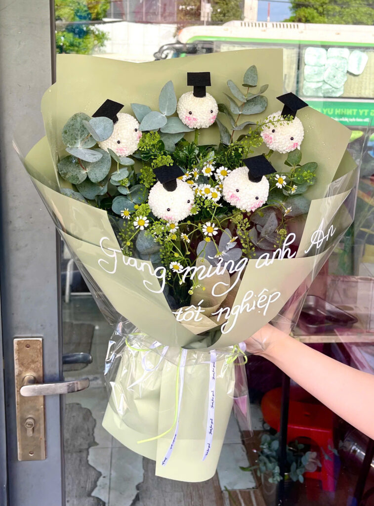 Bó hoa mừng tốt nghiệp - Giao hoa tận nơi uy tín
